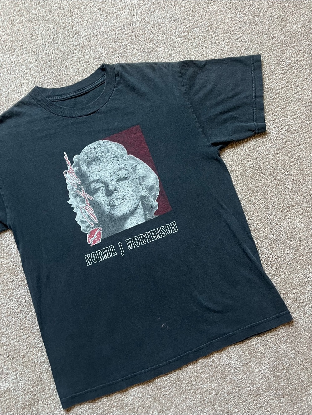 VTG 90’s Marlyn Monroe Faded Black Tee - Picture 3 of 4